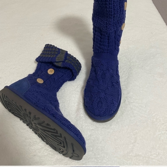 UGG Knit Sweater Boot - Picture 4 of 6